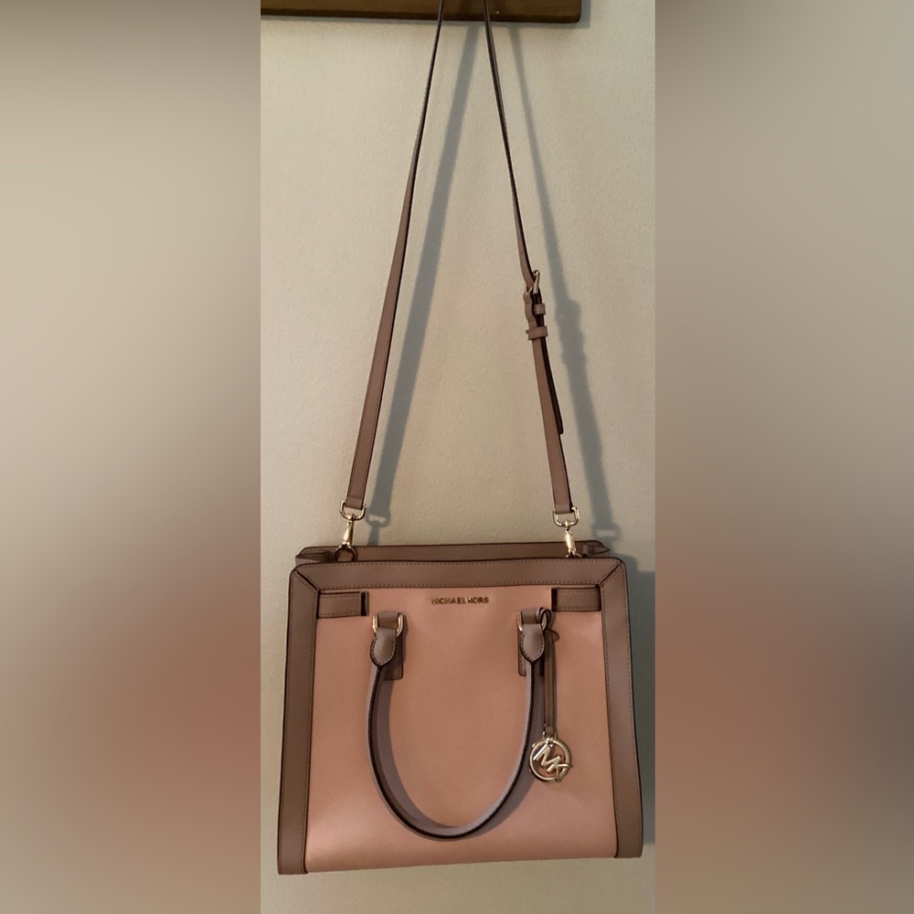 Michael Kors Large Light Pink Messenger/Tote Bag W/COA - Picture 3 of 10